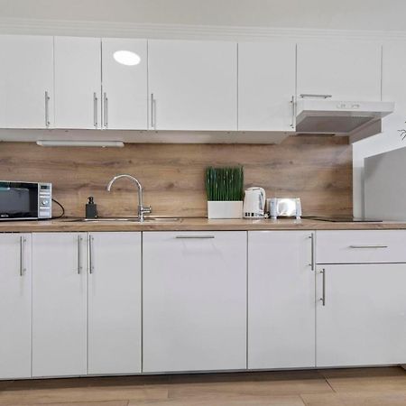 Family Hub In Centre Leilighet Bratislava Eksteriør bilde
