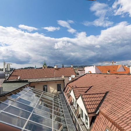 Family Hub In Centre Leilighet Bratislava Eksteriør bilde