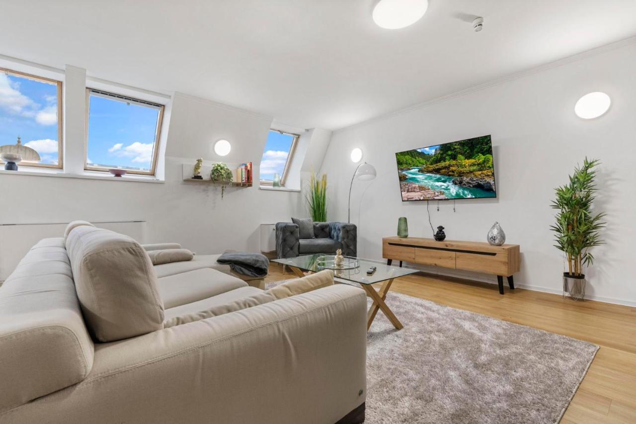 Family Hub In Centre Leilighet Bratislava Eksteriør bilde